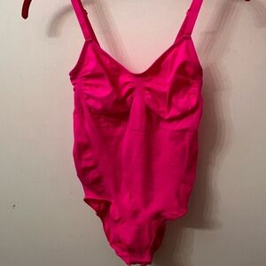 SKIMS sculpting body suit (flamingo) NEVER WORN